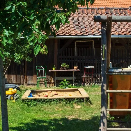 Bauernhof Lisa Offenstall Und Taubenschlag Daire Wienrode
